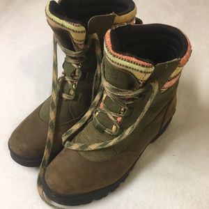 Keen Hiking Boots Size 10